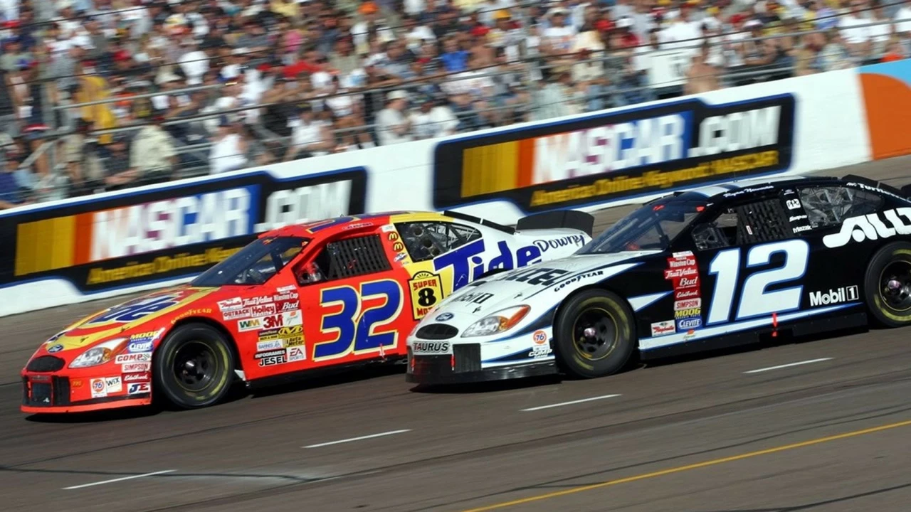 Quante regole della NASCAR vengono infrante nel film 'Cars'?